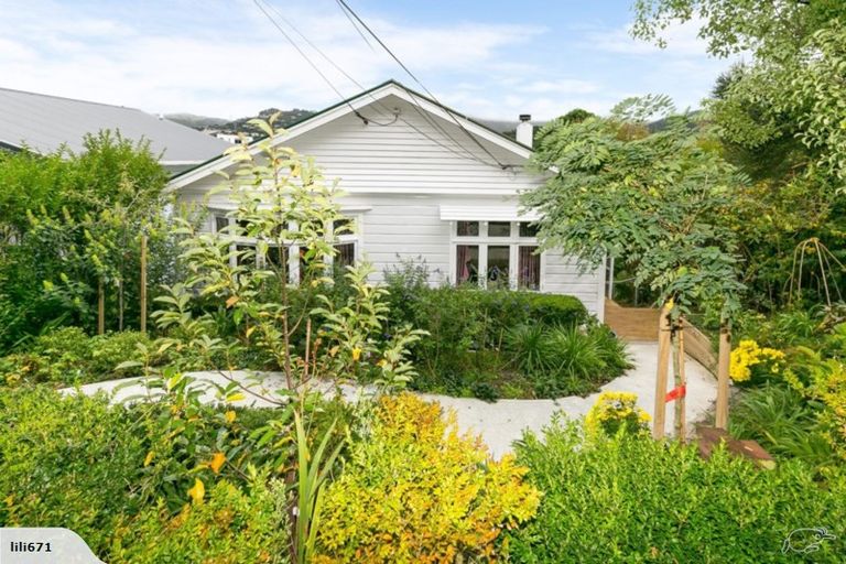 Photo of property in 6 Weld Street, Wadestown, Wellington, 6012