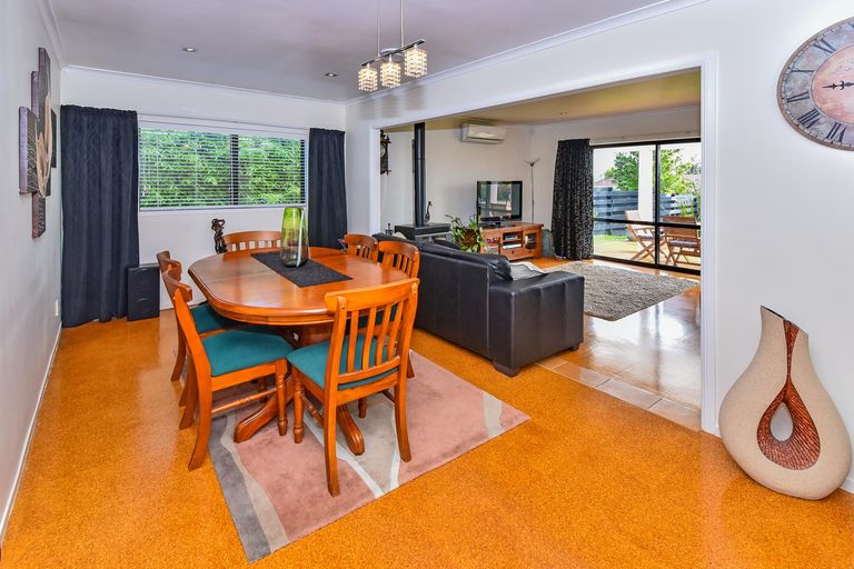 Photo of property in 2 The Spinney, Pahurehure, Papakura, 2113