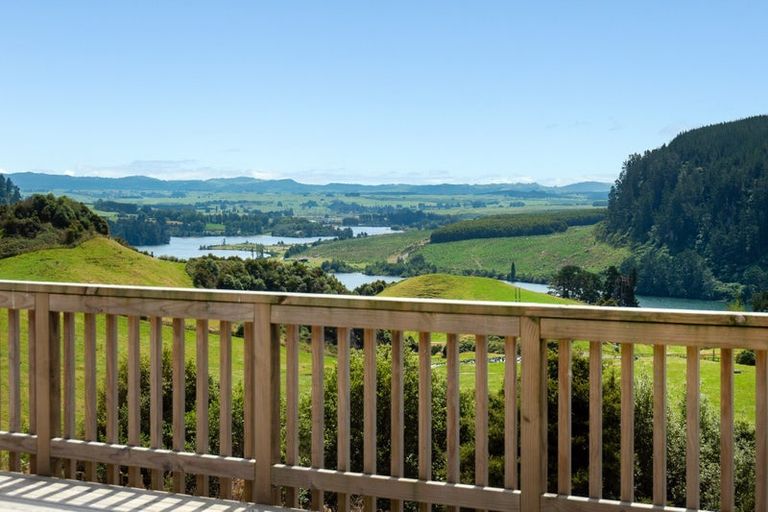 Photo of property in 1 Ribbonwood Lane, Kinloch, Taupo, 3377
