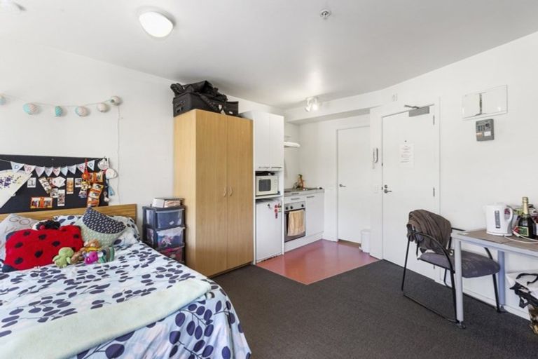 Photo of property in Orange Apartments/victoria Centr, 802/169 The Terrace, Wellington Central, Wellington, 6011