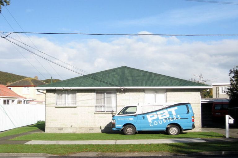 Photo of property in 2a Seddon Street, Naenae, Lower Hutt, 5011