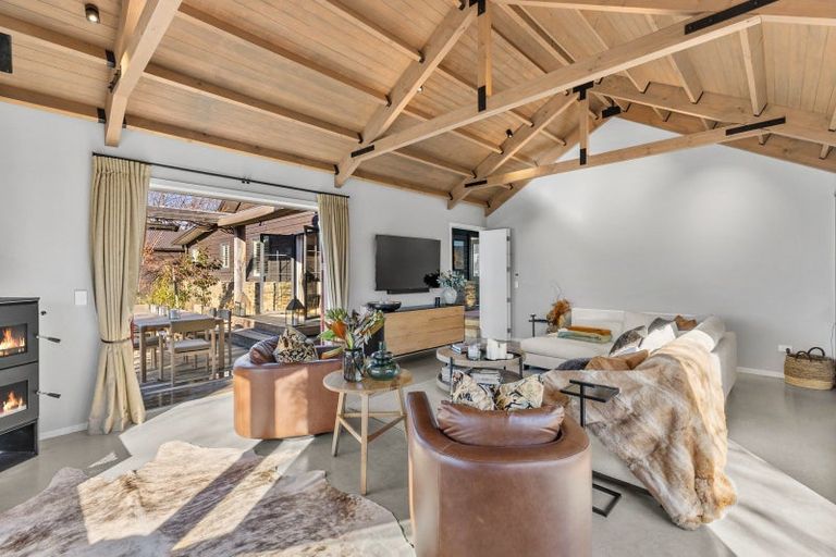 Photo of property in 8 Little Oak Common, Wanaka, 9305