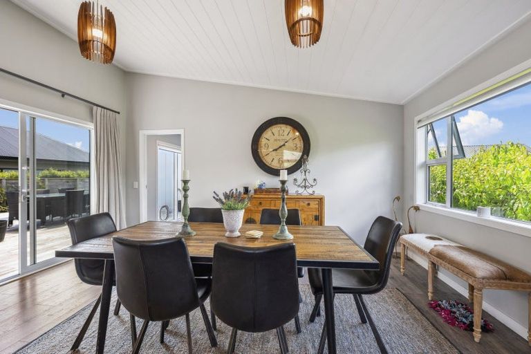 Photo of property in 18 Lakemere Way, Kinloch, Taupo, 3377