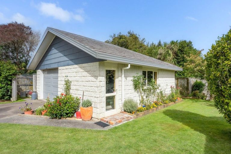 Photo of property in 7 Westpeak Way, Otaki, 5512