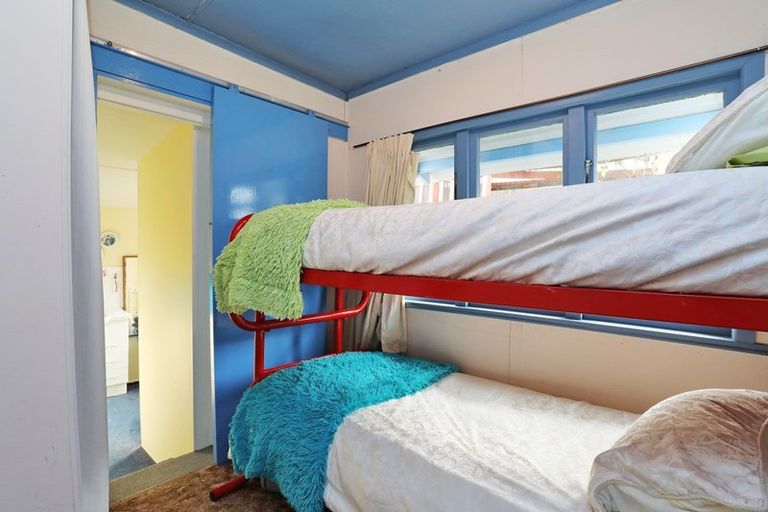 Photo of property in 16 Walker Street, Riverton/aparima, Riverton, 9822