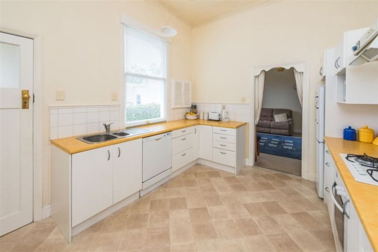 Photo of property in 11 Peakes Road, Saint Johns Hill, Whanganui, 4501