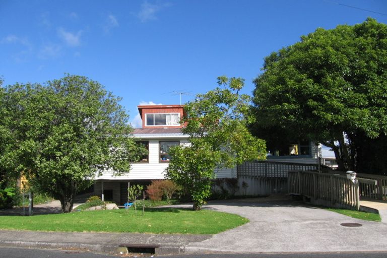 Photo of property in 18 Stokes Avenue, Te Atatu Peninsula, Auckland, 0610