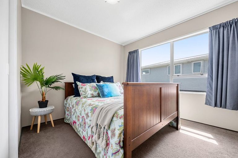 Photo of property in 16 Kaitangata Crescent, Kelson, Lower Hutt, 5010