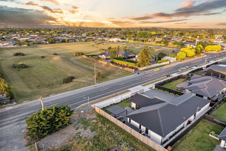 Photo of property in 147 Johns Road, Rangiora, 7400