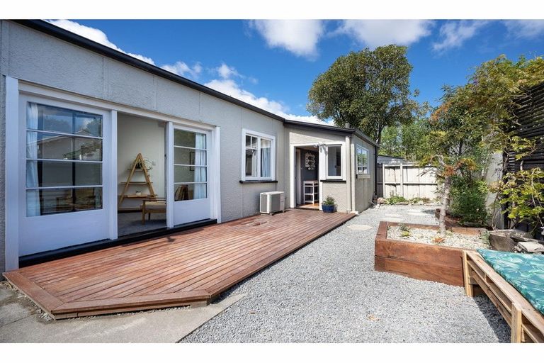 Photo of property in 97 Olliviers Road, Phillipstown, Christchurch, 8011