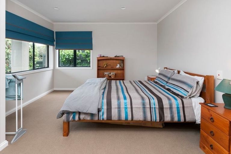 Photo of property in 8 Lynton Road, Bucklands Beach, Auckland, 2012