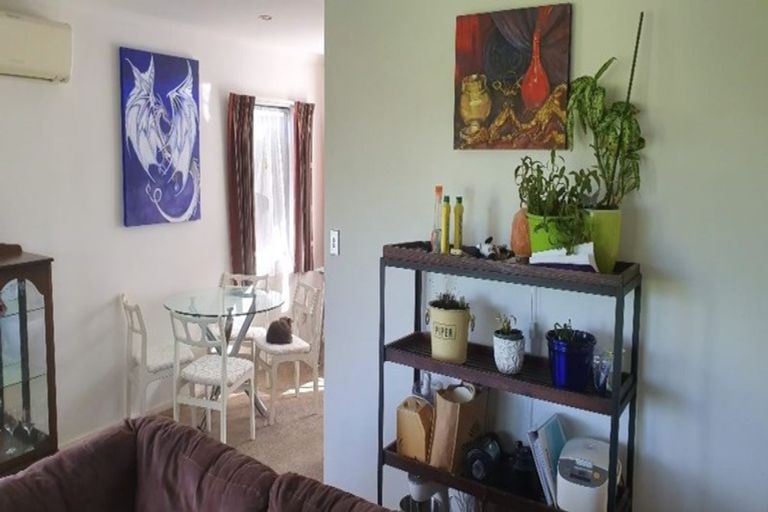 Photo of property in 2/9 Jay Court, Botany Downs, Auckland, 2010