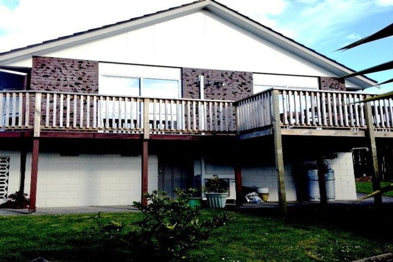 Photo of property in 8 Majesty Place, Half Moon Bay, Auckland, 2012