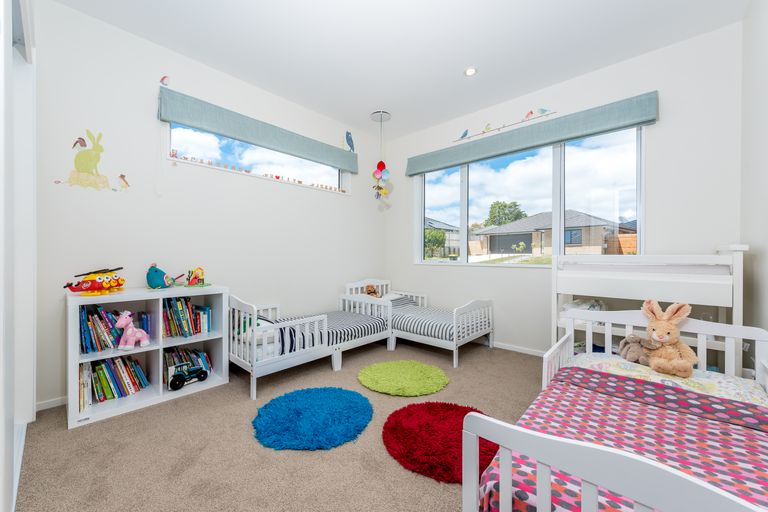 Photo of property in 6 Lockyer Road, Kumeu, 0810