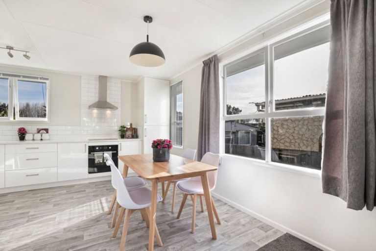 Photo of property in 5 Sutton Avenue, Mangere East, Auckland, 2024