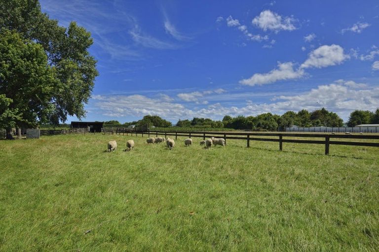 Photo of property in 72 Main Road, Makaraka, Gisborne, 4010