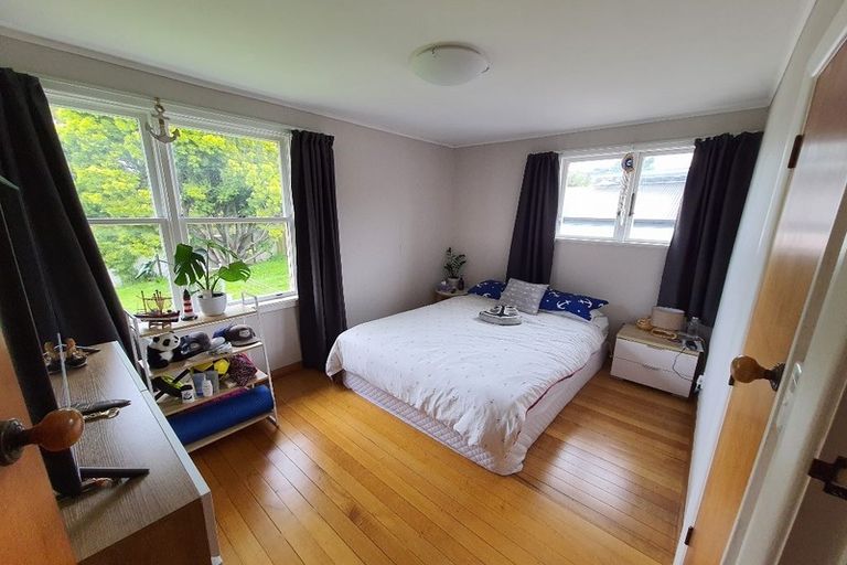 Photo of property in 30 Weybridge Crescent, Glen Innes, Auckland, 1072