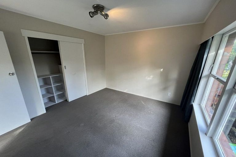 Photo of property in 2/16 Kapiti Place, Sunnynook, Auckland, 0620