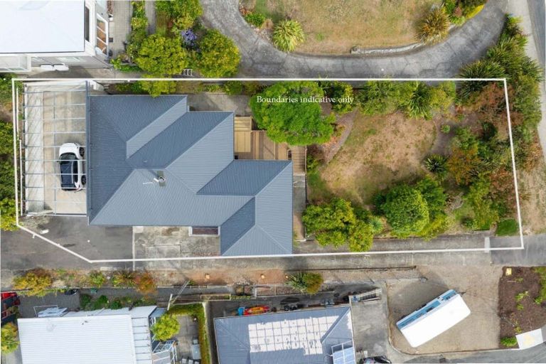 Photo of property in 34 Waikawa Road, Picton, 7220