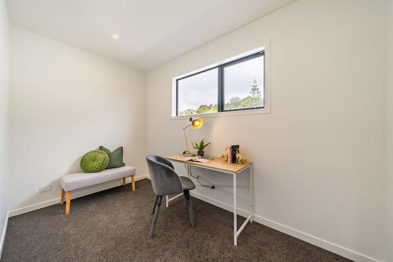 Photo of property in 47c Heretaunga Square, Silverstream, Upper Hutt, 5019