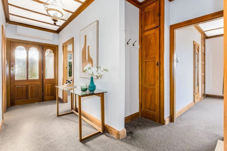 Photo of property in 196 Evans Bay Parade, Roseneath, Wellington, 6021