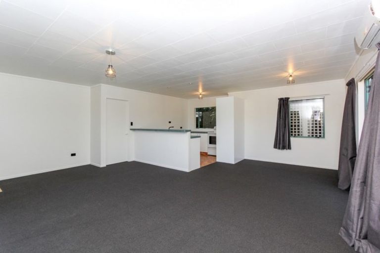 Photo of property in 89b Poplar Grove, Whalers Gate, New Plymouth, 4310