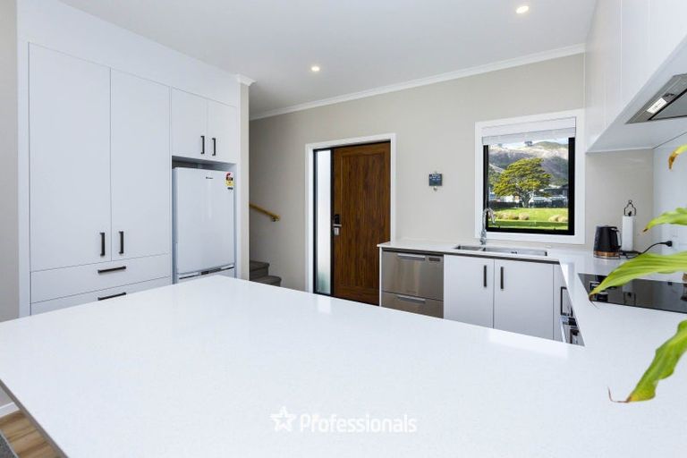 Photo of property in 12 Fitch Lane, Wallaceville, Upper Hutt, 5018