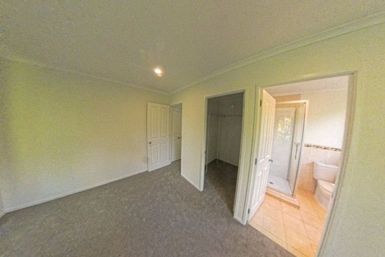 Photo of property in 106 George Deane Place, Greenhithe, Auckland, 0632