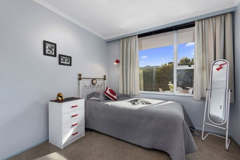 Photo of property in 31 Dowling Grove, Silverstream, Upper Hutt, 5019