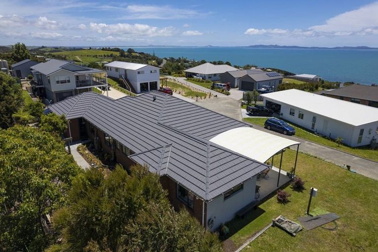 Photo of property in 31 Eagles Way, Cable Bay, 0420