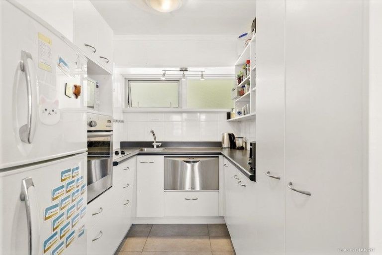 Photo of property in 31/125 Grant Road, Thorndon, Wellington, 6011