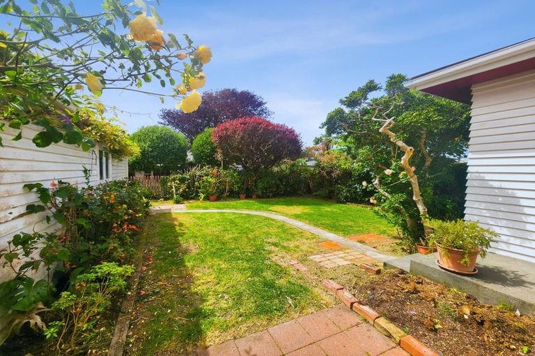 Photo of property in 35 Ropata Crescent, Boulcott, Lower Hutt, 5010
