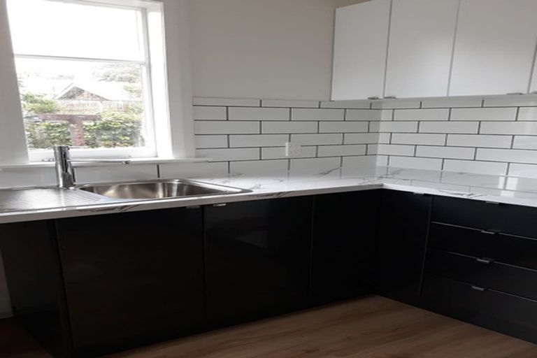 Photo of property in 24 Kauri Street, Eastbourne, Lower Hutt, 5013