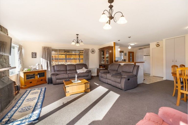 Photo of property in 11 Poplar Drive, Kelvin Heights, Queenstown, 9300