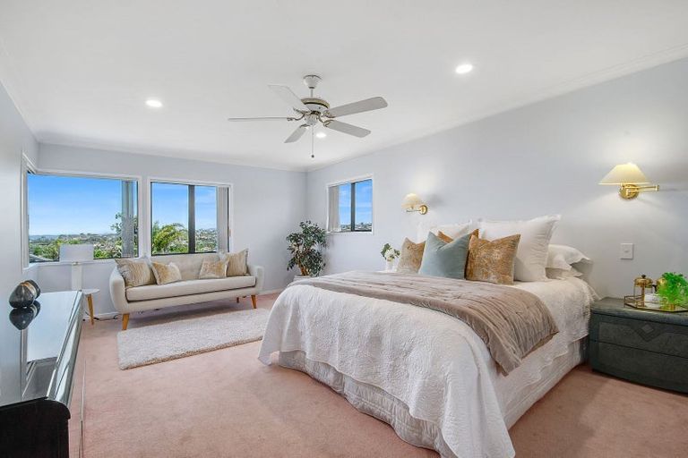 Photo of property in 8 Ferntree Terrace, West Harbour, Auckland, 0618