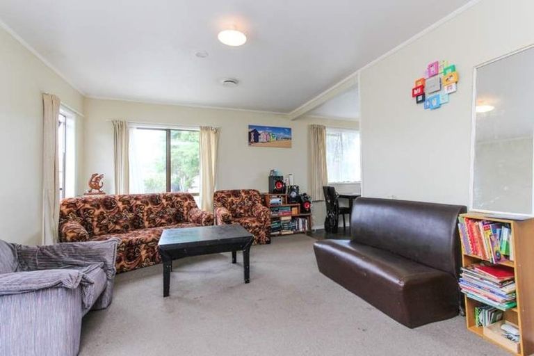 Photo of property in 11 Karepo Crescent, Ranui, Auckland, 0612