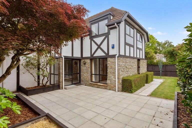 Photo of property in 11a Thurlestone Place, Burnside, Christchurch, 8053