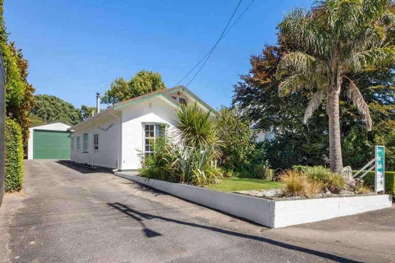 Photo of property in 14 Peace Avenue, Moturoa, New Plymouth, 4310