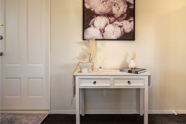 Photo of property in 106 Roberts Line, Kelvin Grove, Palmerston North, 4414