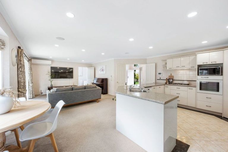 Photo of property in 25 Santa Ana Drive, Dannemora, Auckland, 2016