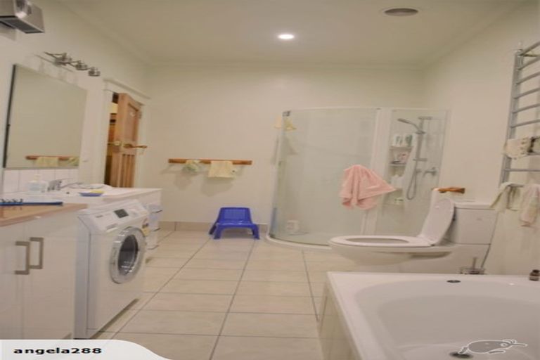 Photo of property in 208 Knights Road, Hutt Central, Lower Hutt, 5011