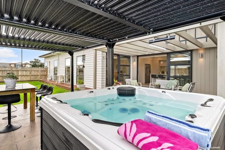 Photo of property in 51 Kahawairahi Drive, Beachlands, Auckland, 2018