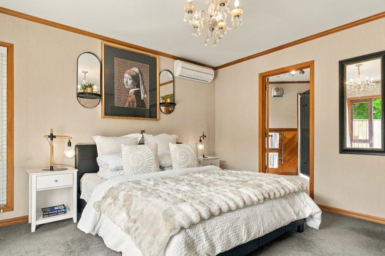 Photo of property in 12 Clare Street, Cambridge, 3434