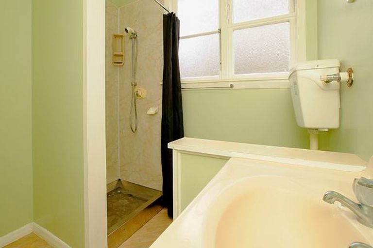 Photo of property in 43 Batt Street, West End, Palmerston North, 4410