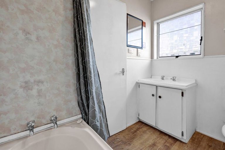 Photo of property in 60 Hume Street, Waitara, 4320