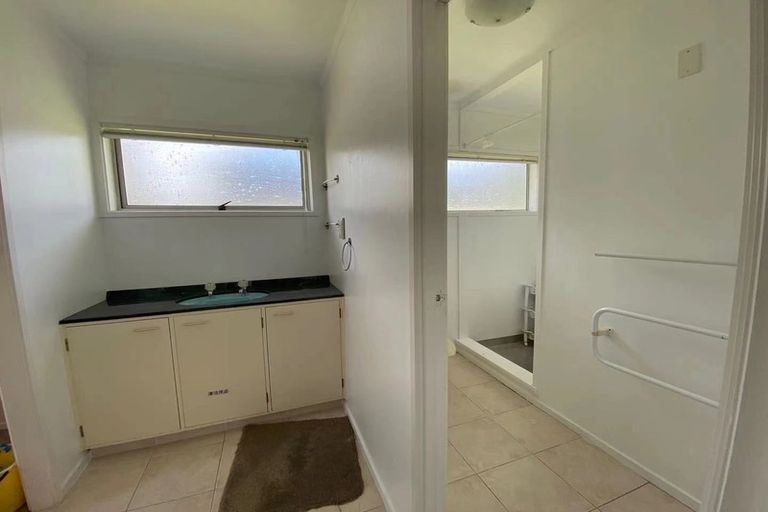 Photo of property in 6 Barlow Place, Chatswood, Auckland, 0626