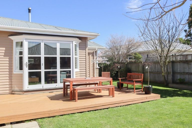 Photo of property in 2 Mersey Street, St Albans, Christchurch, 8014