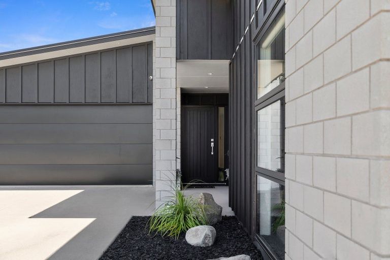 Photo of property in 80 Dunkeld Drive, Papamoa, 3118