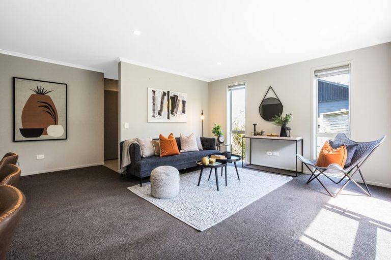 Photo of property in 34 Mooring Close, Whitby, Porirua, 5024