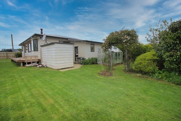 Photo of property in 26 Tokanui-haldane Road, Tokanui, 9884